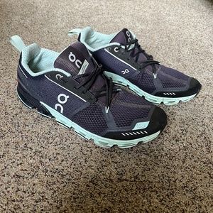 9.5 On Cloud Women’s Running Shoes